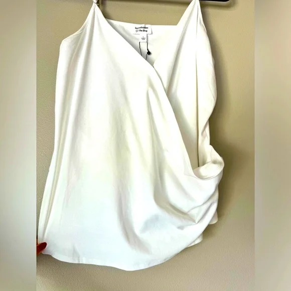 Sleeveless Top‎ NWT! - Picture 2 of 4